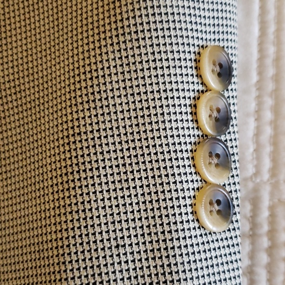 Men's Geoffrey Beene Sport Coat - Picture 3 of 5